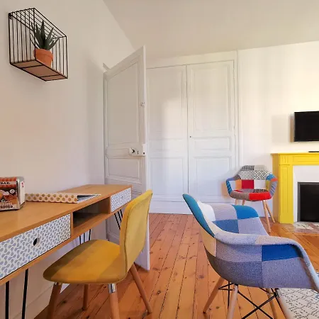 Vintage Foch Apartman Angers